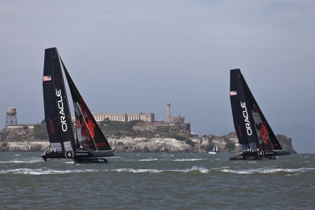 Oracle Racing devant Alcatraz